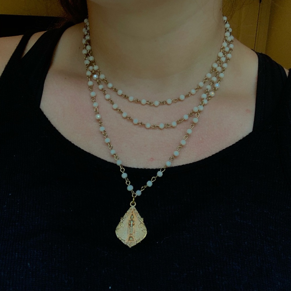Layered pendant necklace